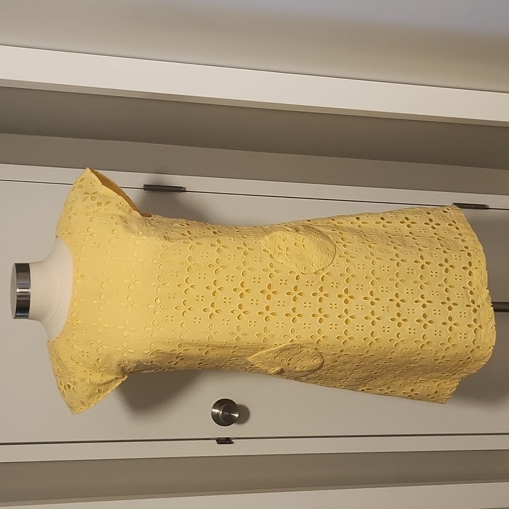 Yellow Eyelet Dress Size 10, Cap Sleeves